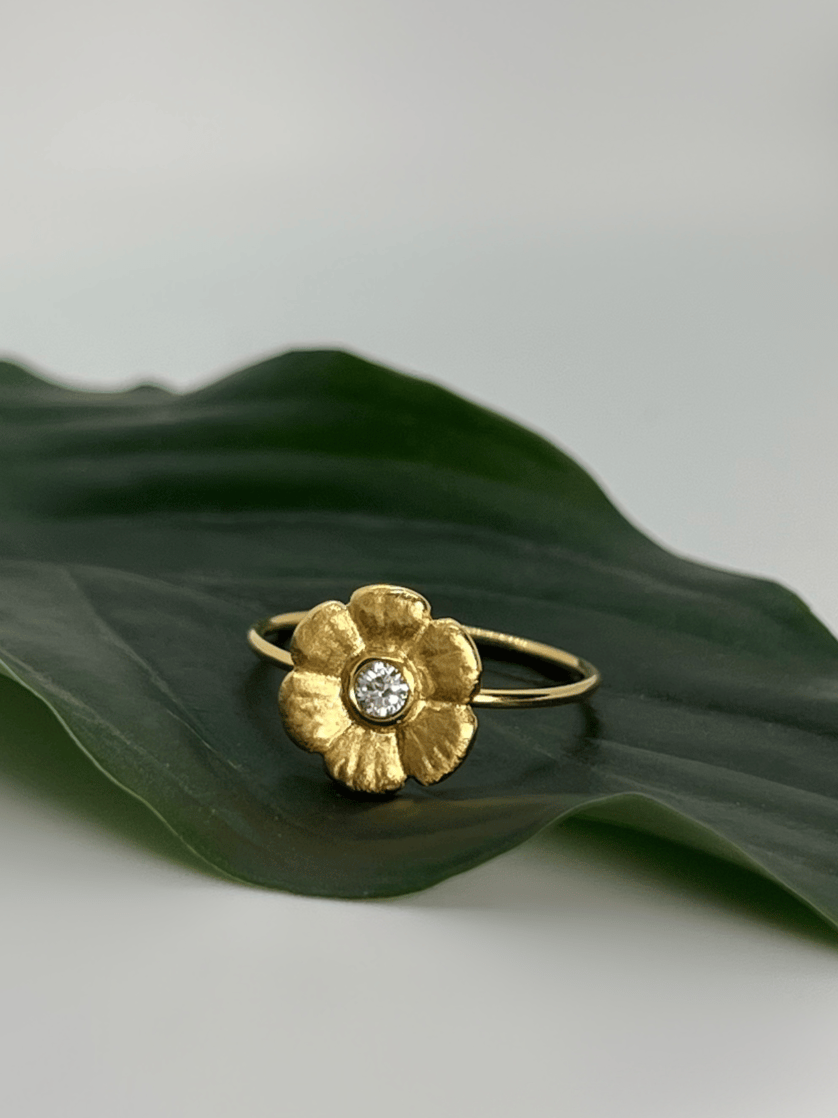 Wild Rose Ring in 18K Gold