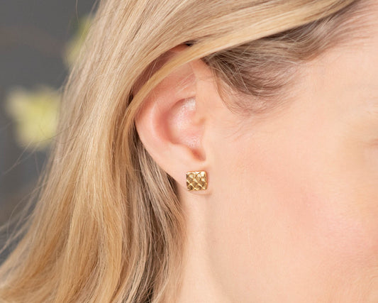 Scales Stud Earrings in 18K Gold