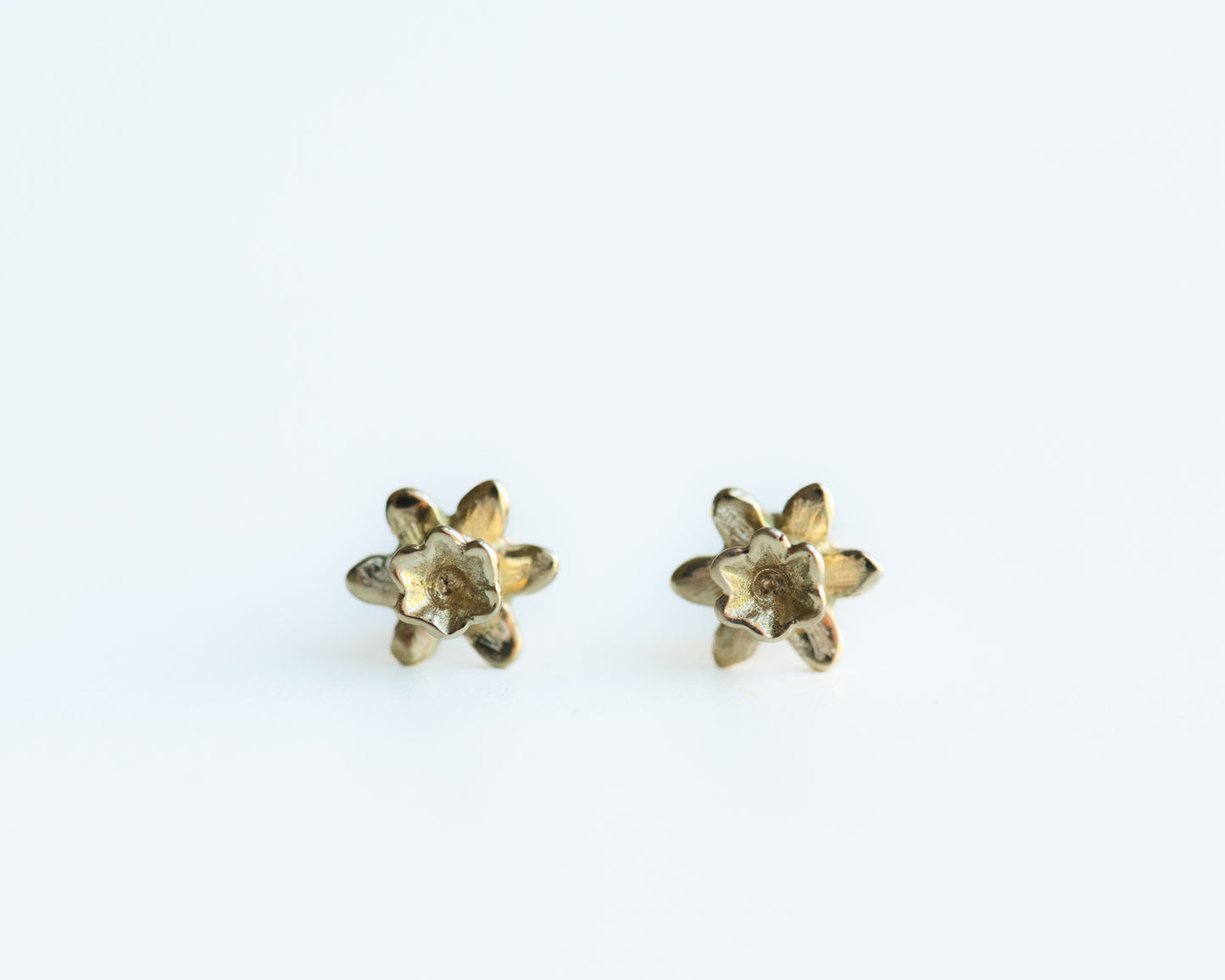 Daffodil Stud Earrings | 18K Gold