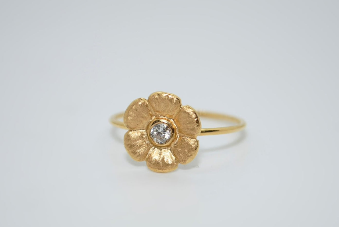 Wild Rose Ring in 18K Gold