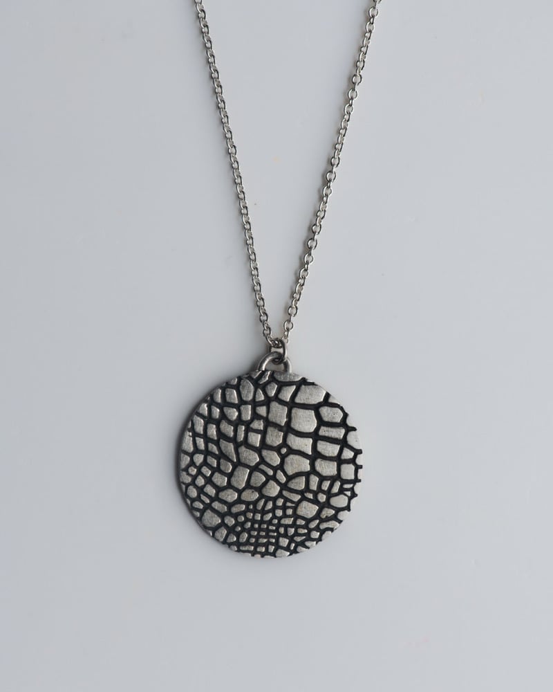 Reptile Texture Circle Pendant