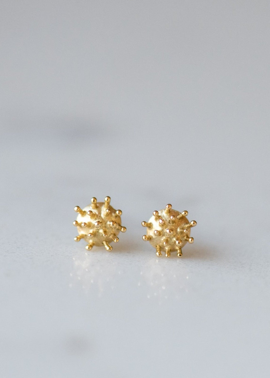 Dogwood Crown Stud Earrings in 18K Gold