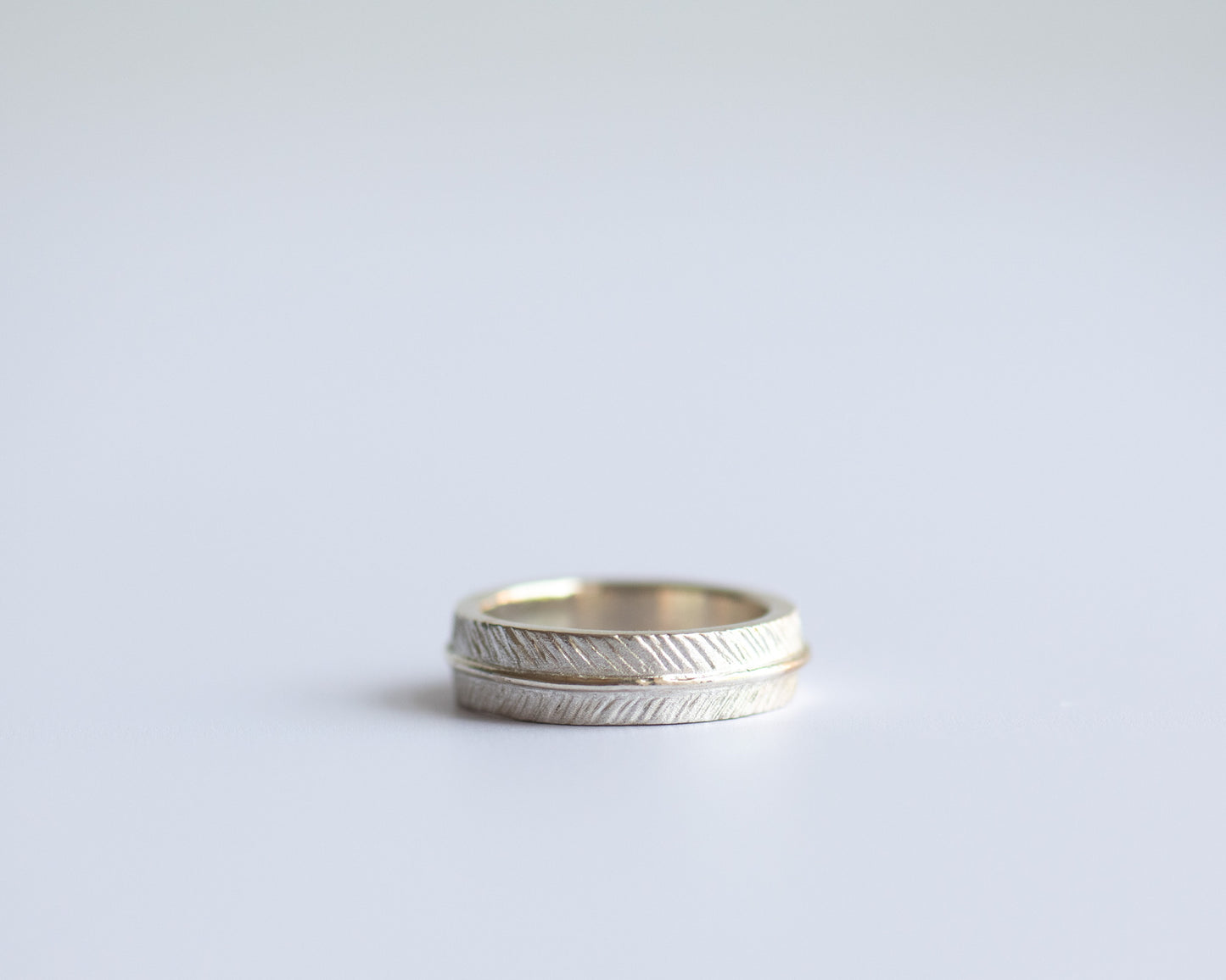 Feather Texture Band in 18K Gold