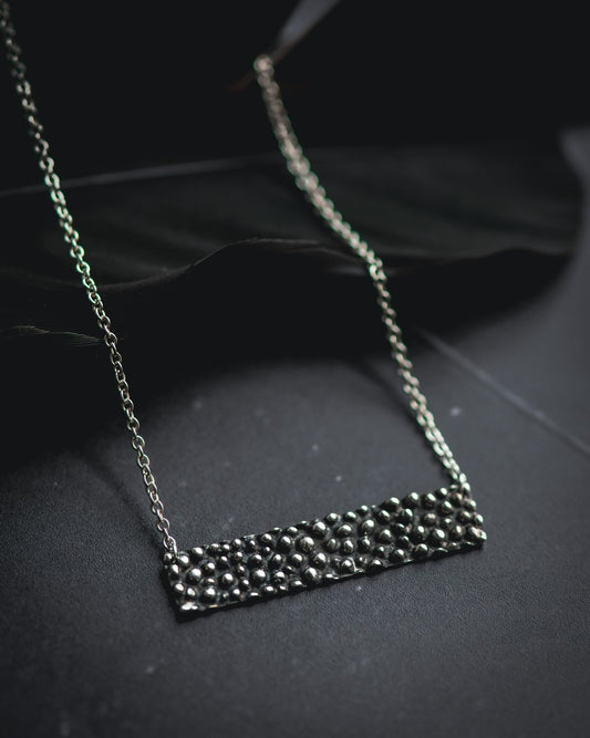 Skate Texture Horizontal Bar Necklace