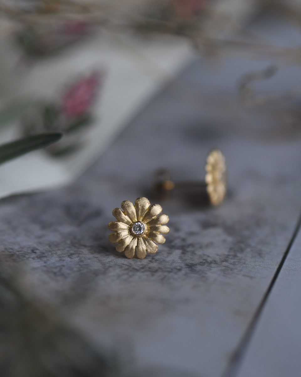 18K Gold Diamond Daisy Stud Earrings