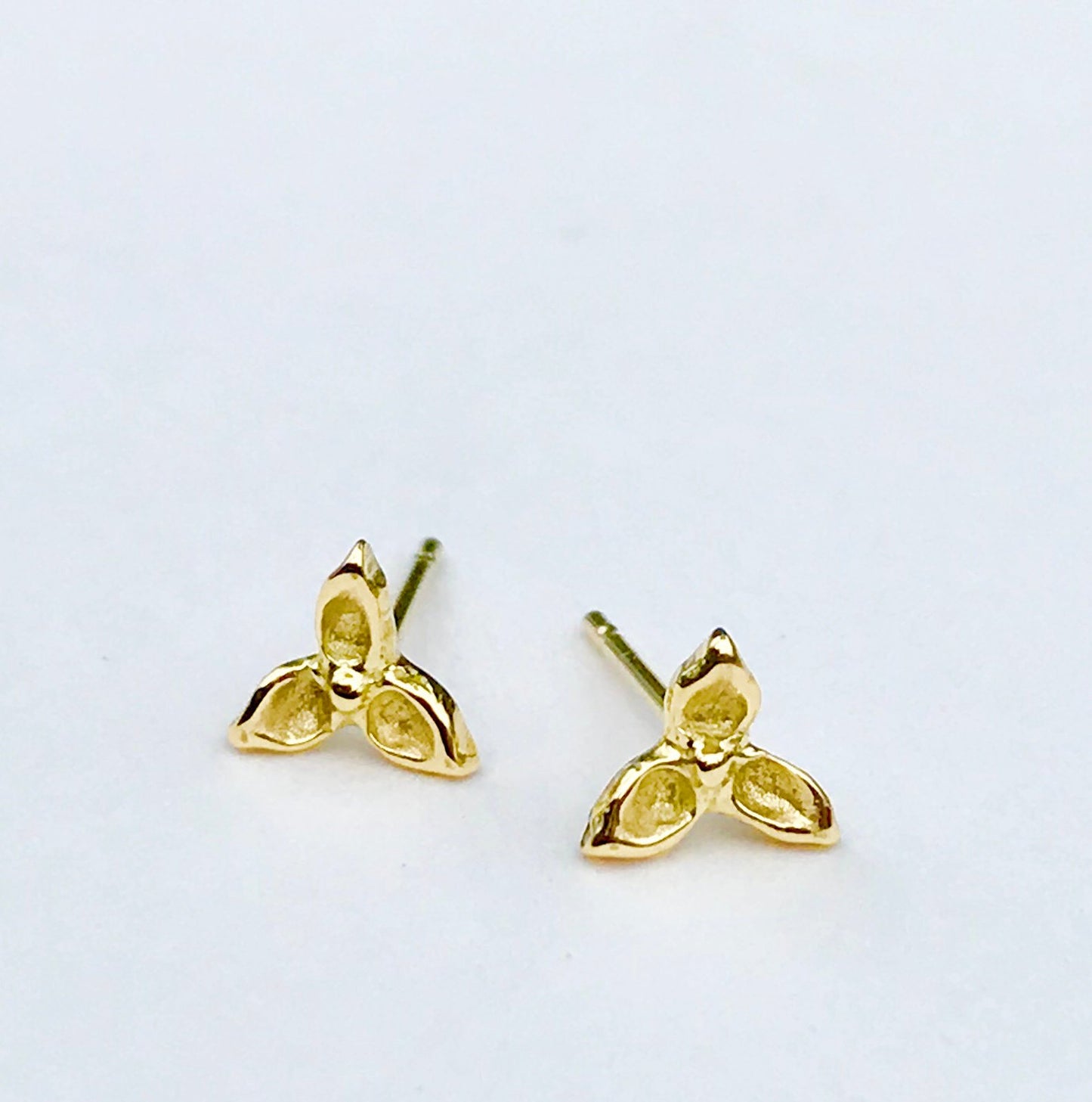 18K Trillium Studs