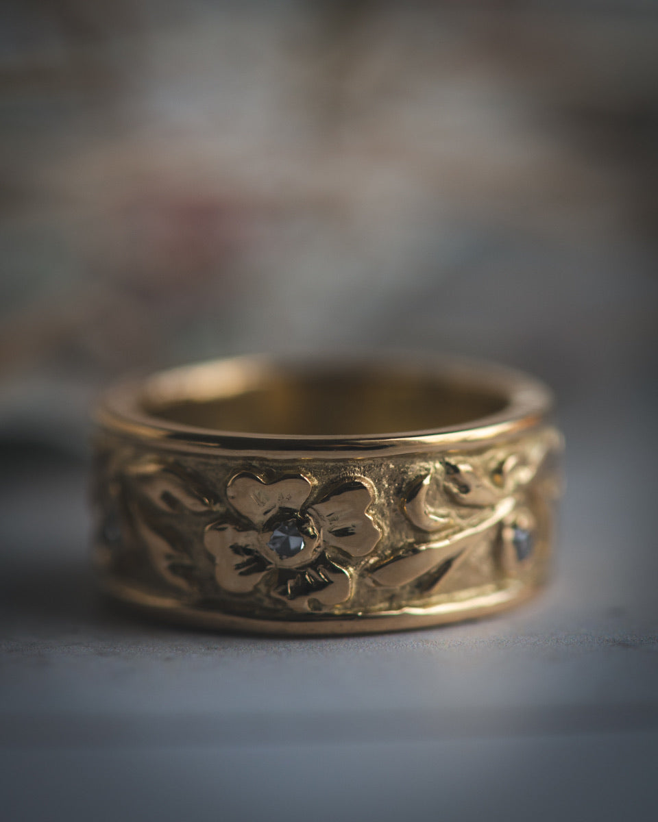 18K Gold Floral Band