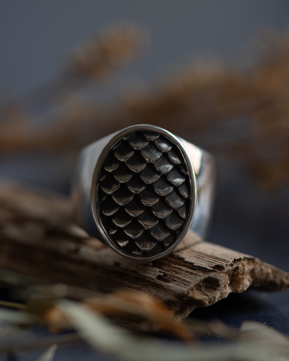 Scales Texture Oval Ring | Sterling Silver