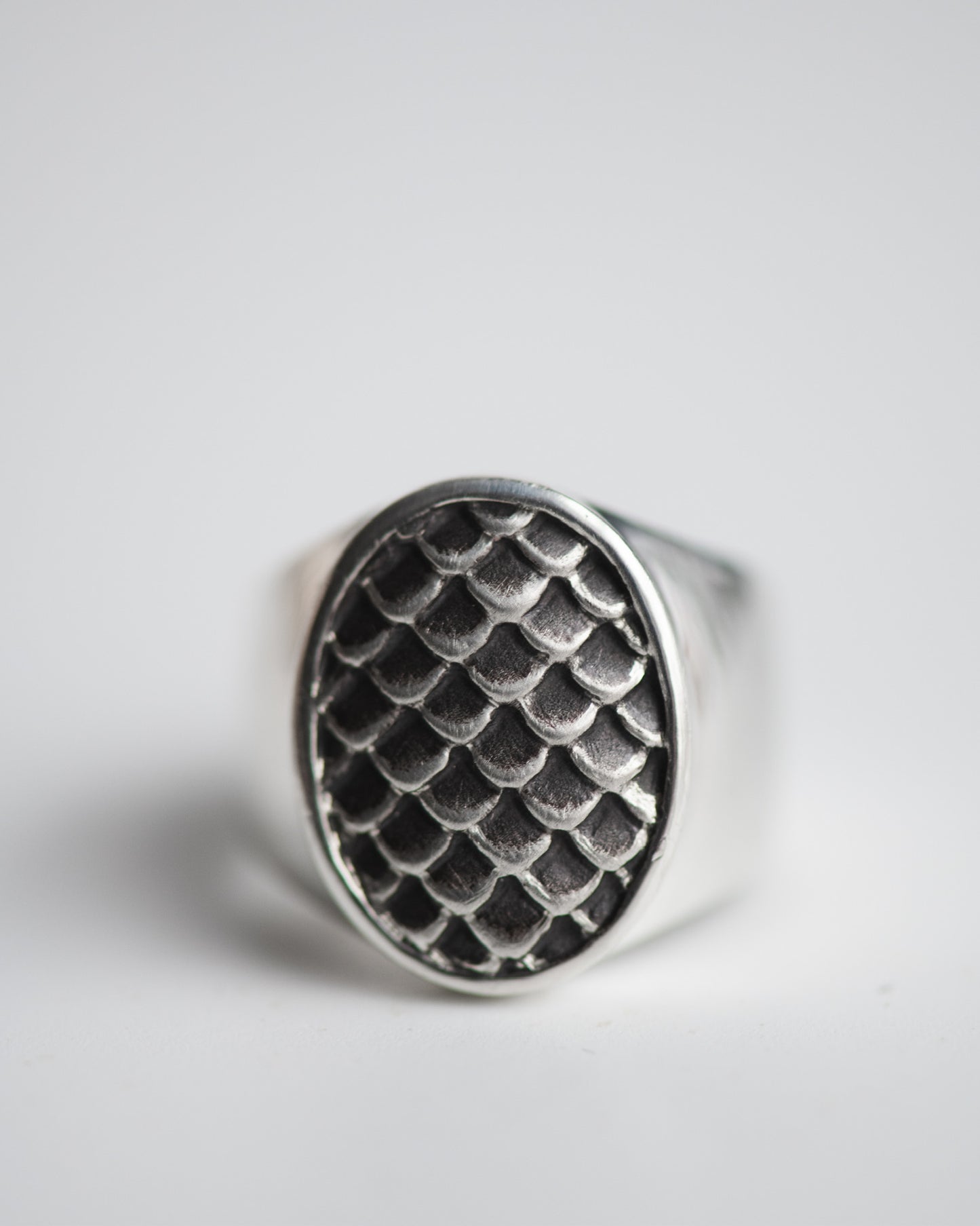 Scales Texture Signet Ring