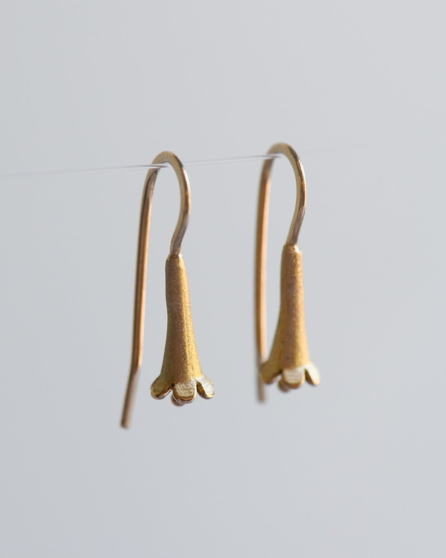 Trumpet Flower Earrings | 18K Gold