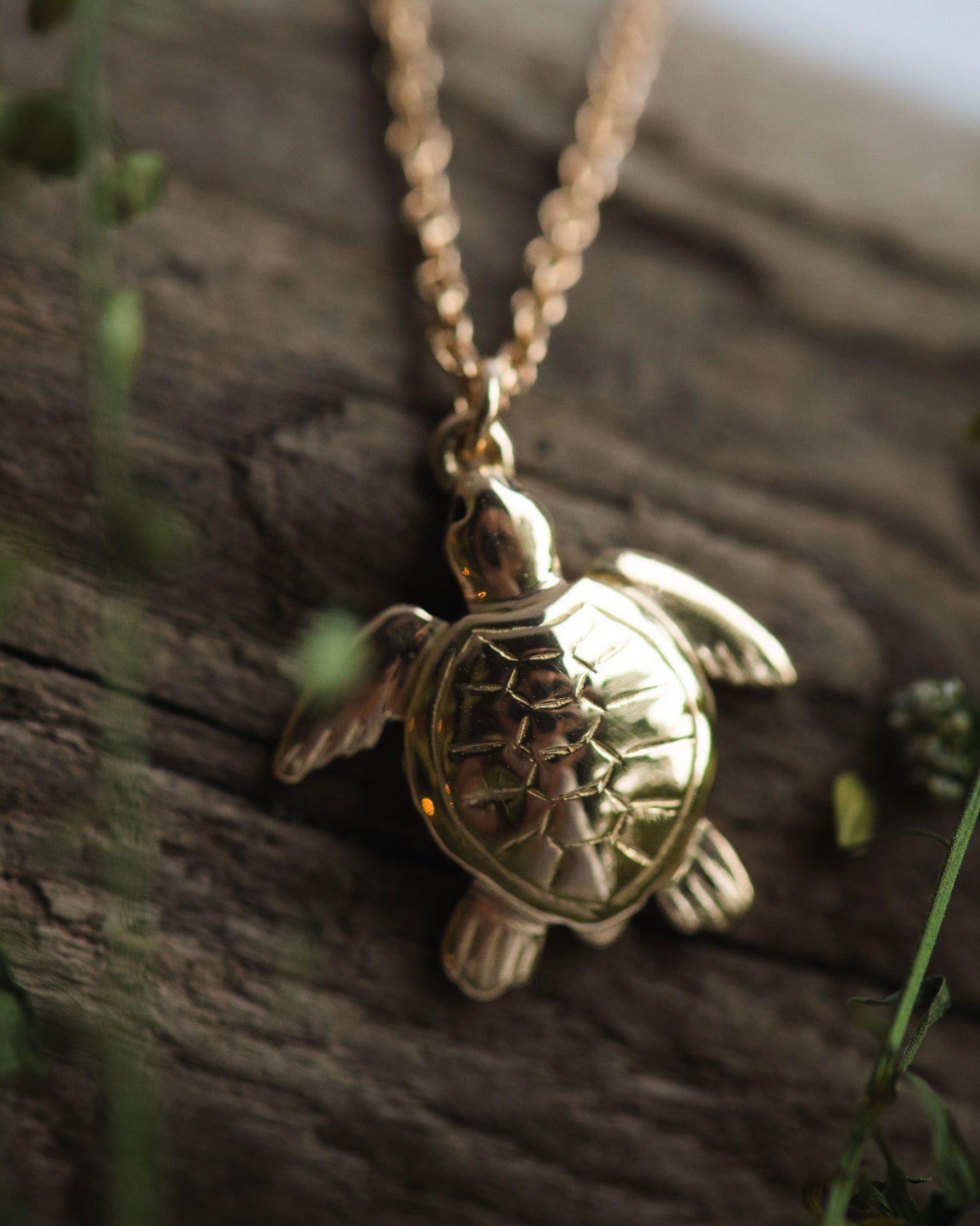 Sea Turtle Pendant | 18K Gold