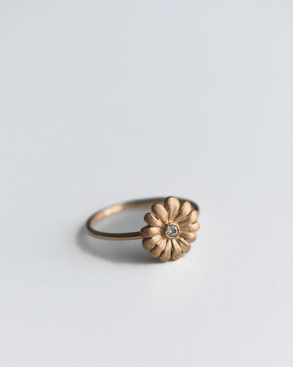 18K Daisy Ring