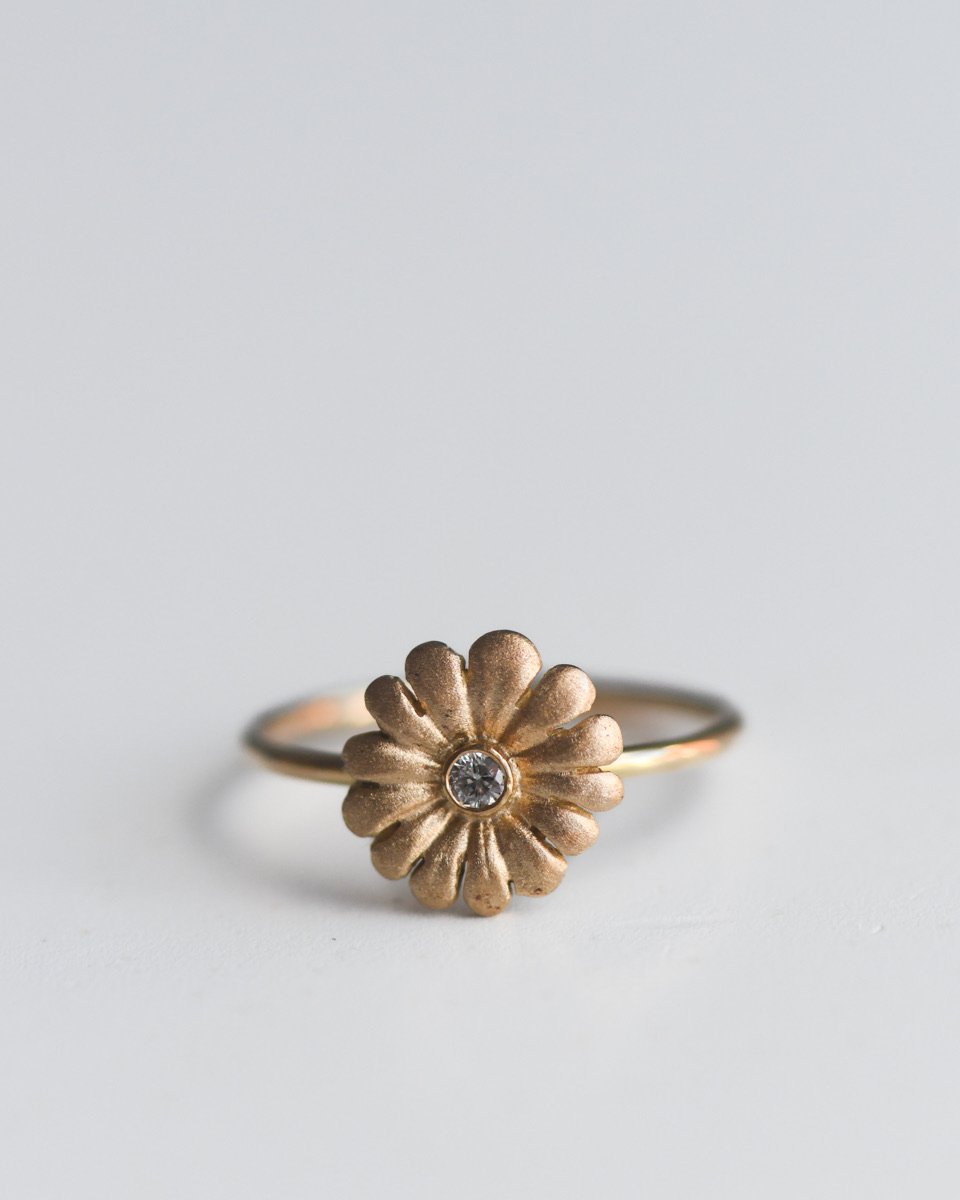 18K Daisy Ring