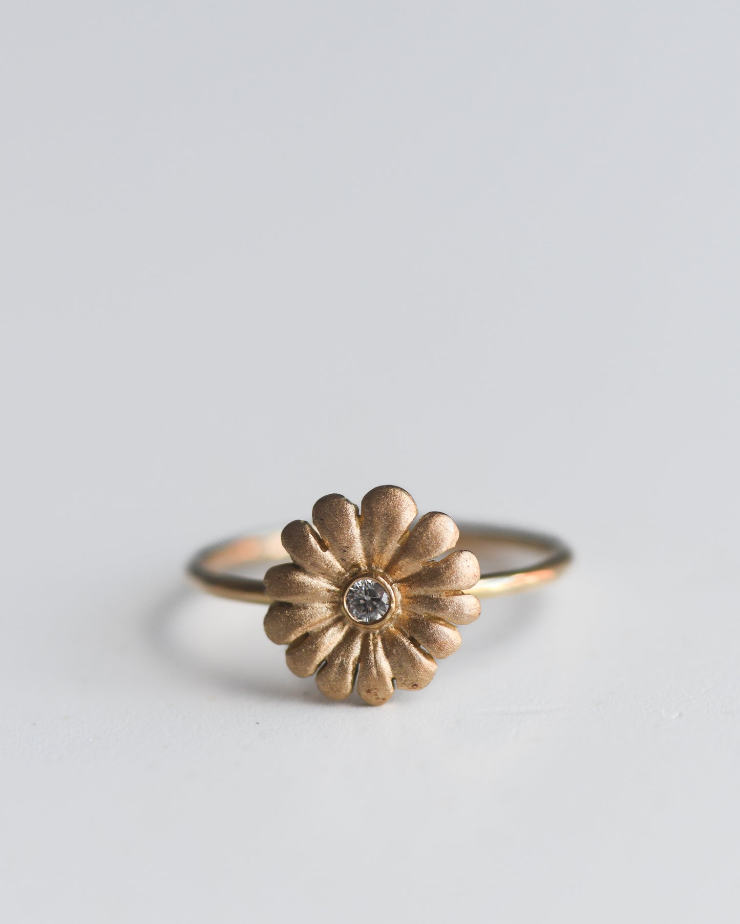 Daisy Ring in 18K Gold