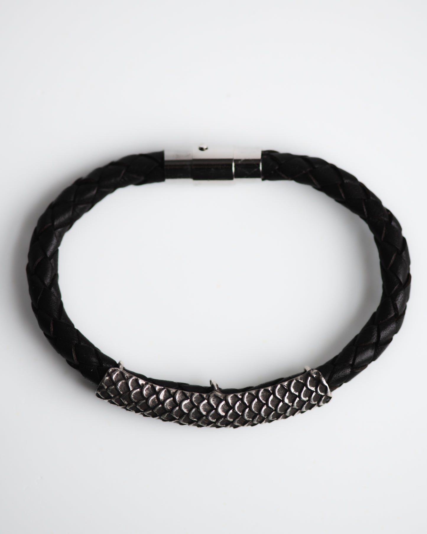 Scales Texture Leather Bracelet