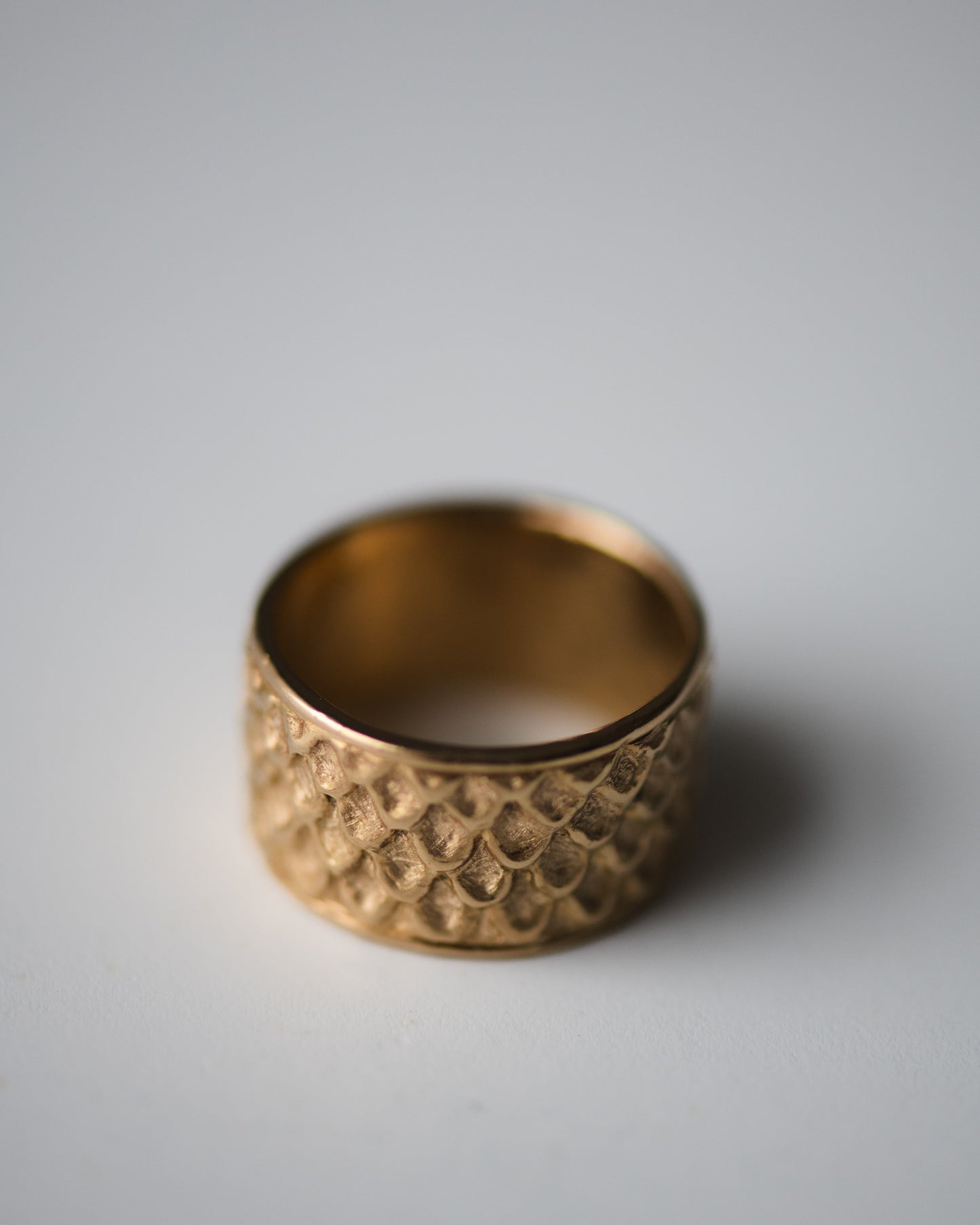 Scales Texture Ring in 18K Gold
