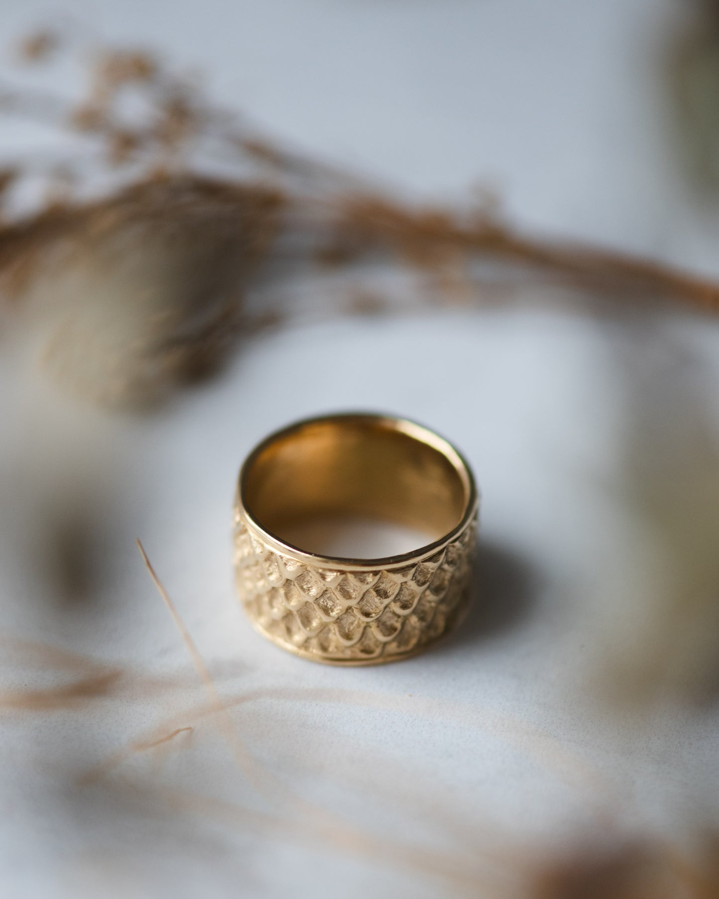 Scales Texture Ring in 18K Gold