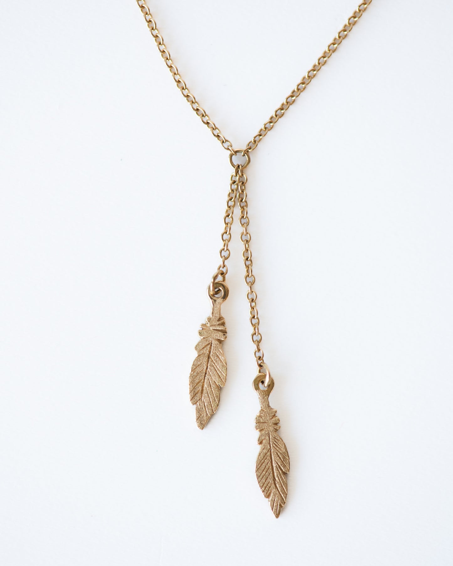 Feather Lariat Necklace in 18K Gold