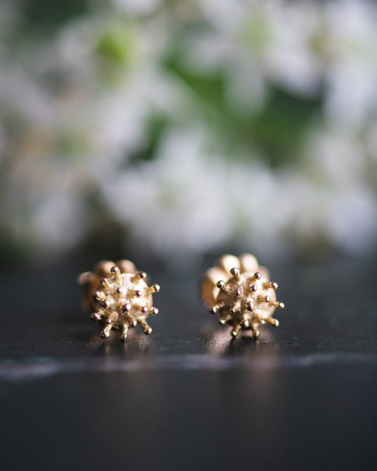 18K Gold Dogwood Crown Stud Earrings