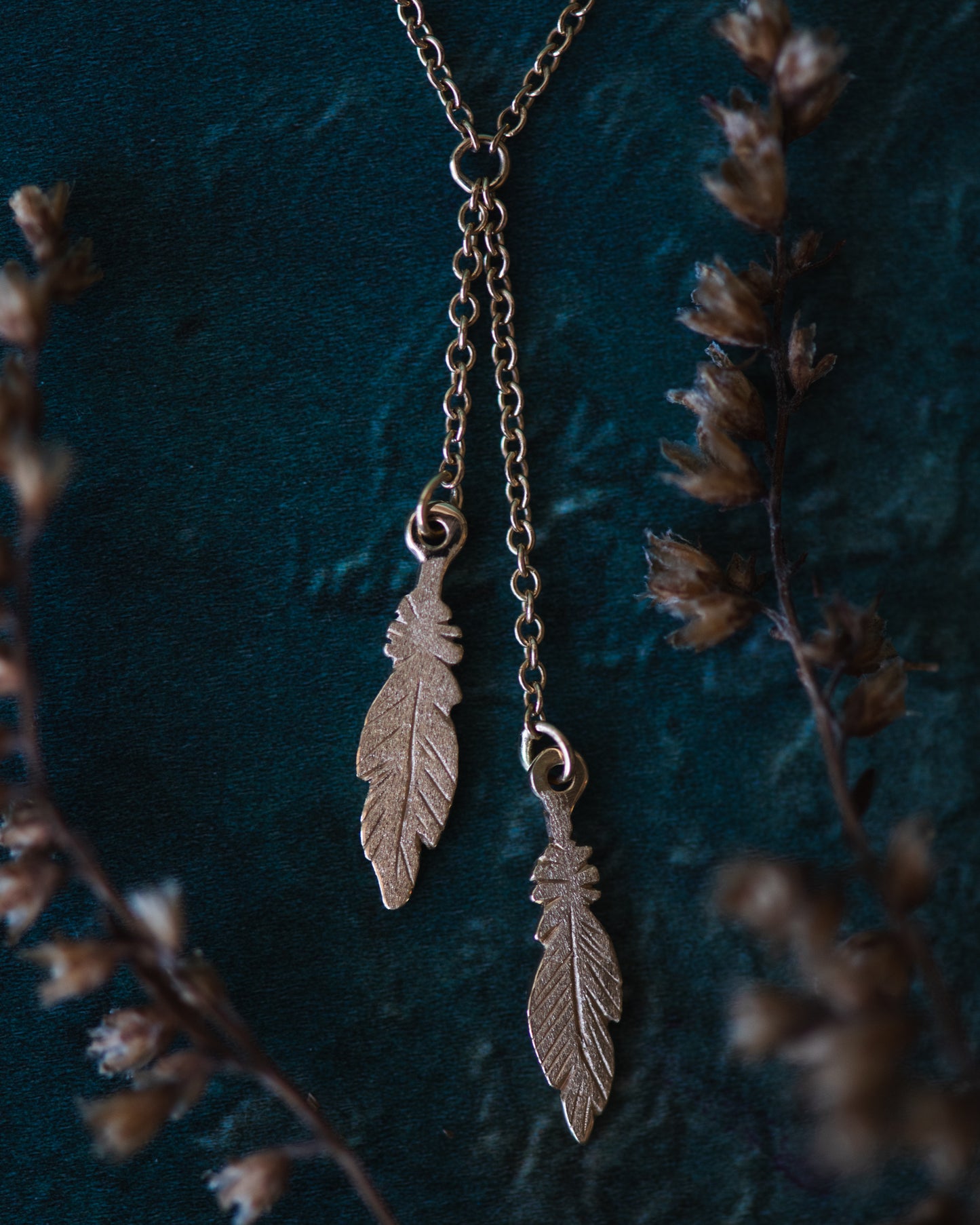 Feather Lariat Necklace in 18K Gold