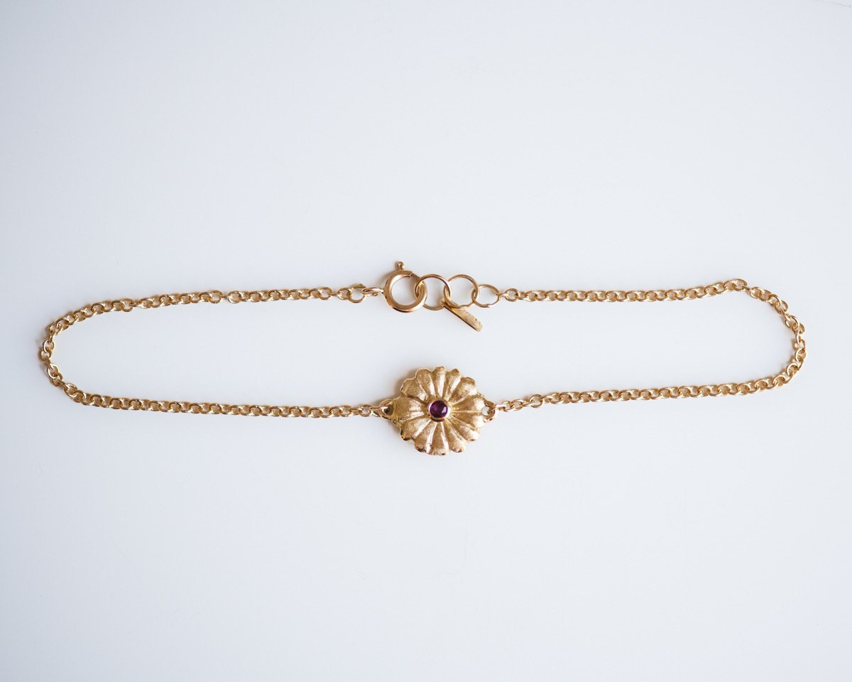 18K Daisy Flip Bracelet