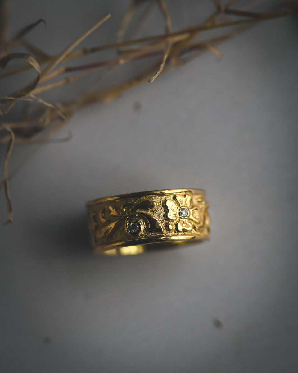 18K Gold Floral Band