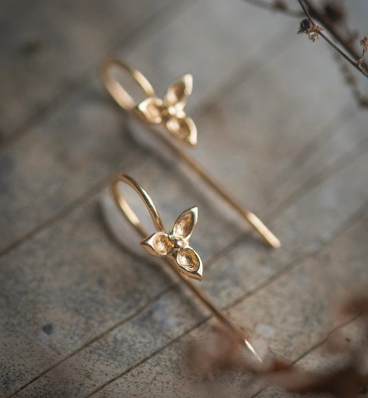 Trillium Hook Earrings | 18K Gold
