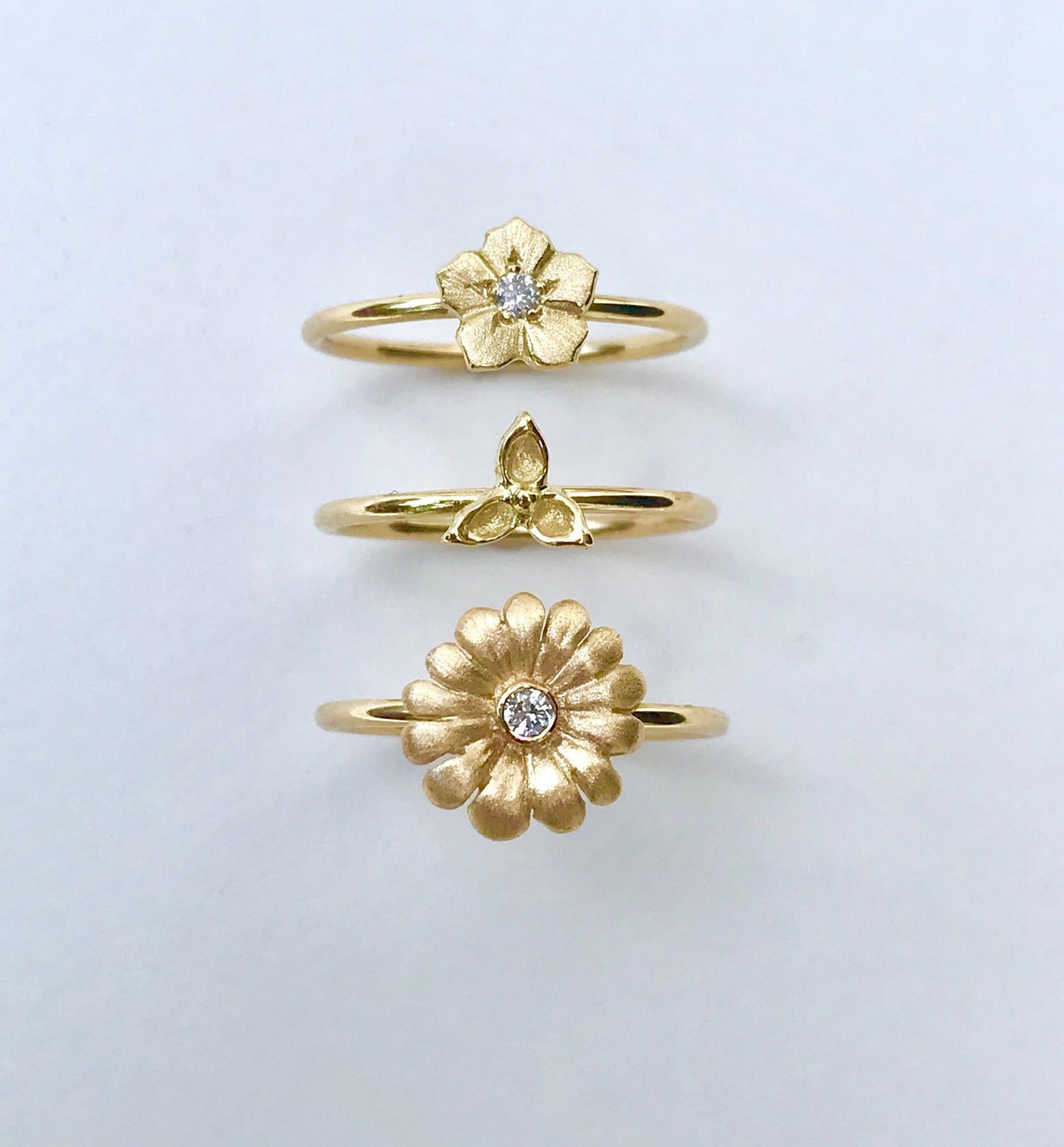 18K Daisy Ring