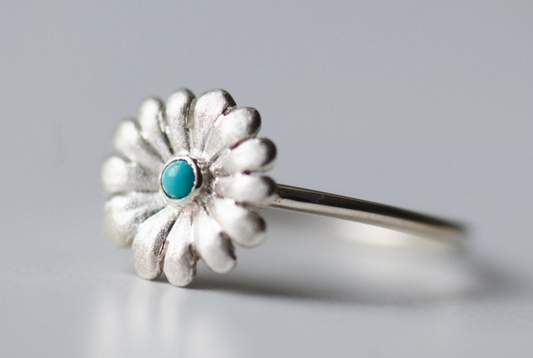 Daisy Ring in Sterling Silver