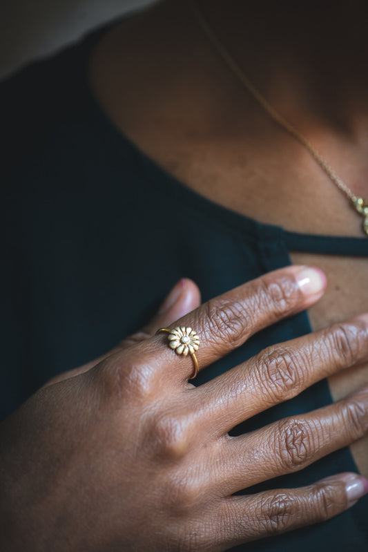 18K Daisy Ring