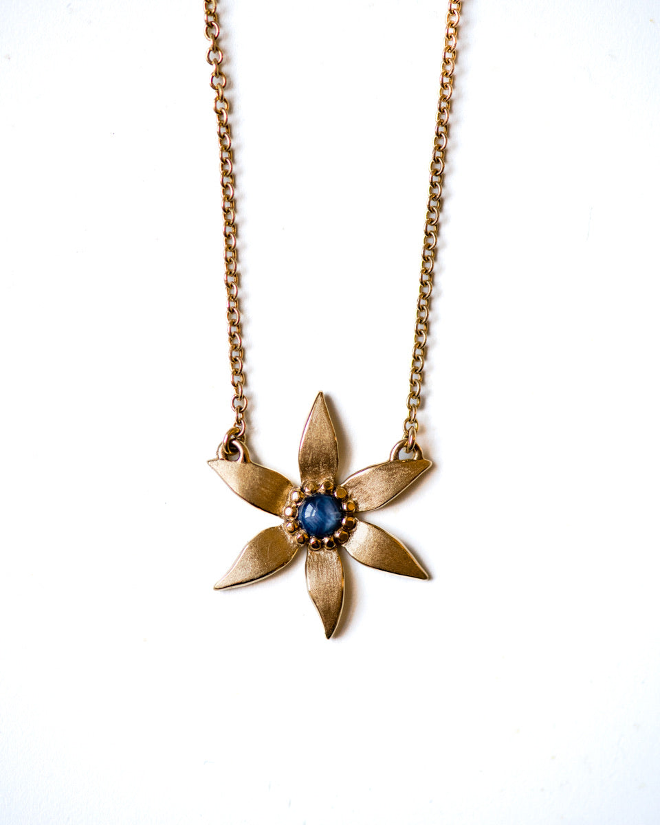 18K Gold Starflower Necklace