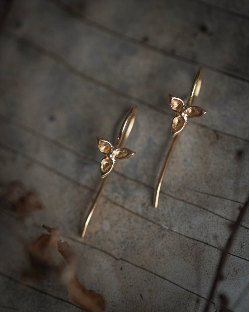 18K Gold Trillium Hook Earrings